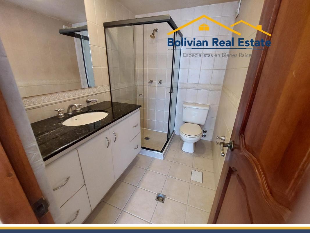 Departamento en AlquilerCALACOTO, BONITO DEPARTAMENTO EN ALQUILER CERCA AL COLEGIO CALVERT 4 dormitorios 3 baños 1 parqueos Foto 13