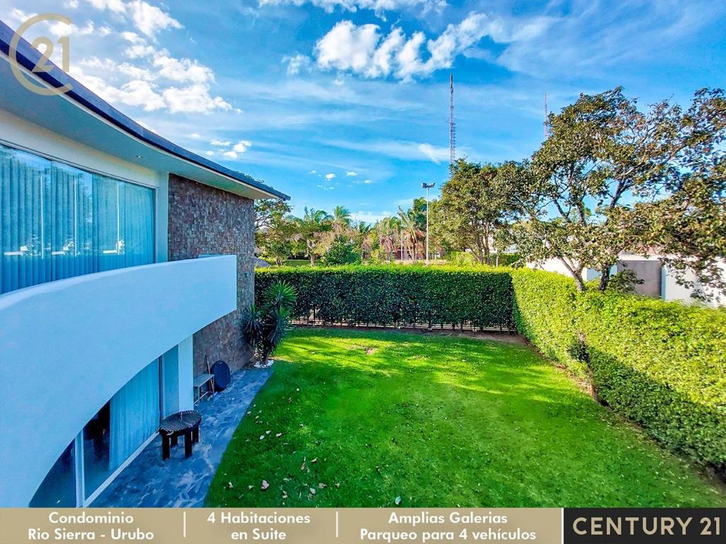 Casa en Urubó en Santa Cruz de la Sierra 4 dormitorios 5 baños 4 parqueos Foto 2