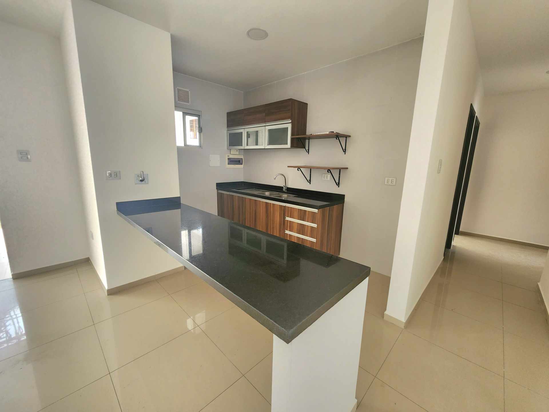Casa en Entre 6to y 7mo anillo Oeste en Santa Cruz de la Sierra 3 dormitorios 2 baños 2 parqueos Foto 10