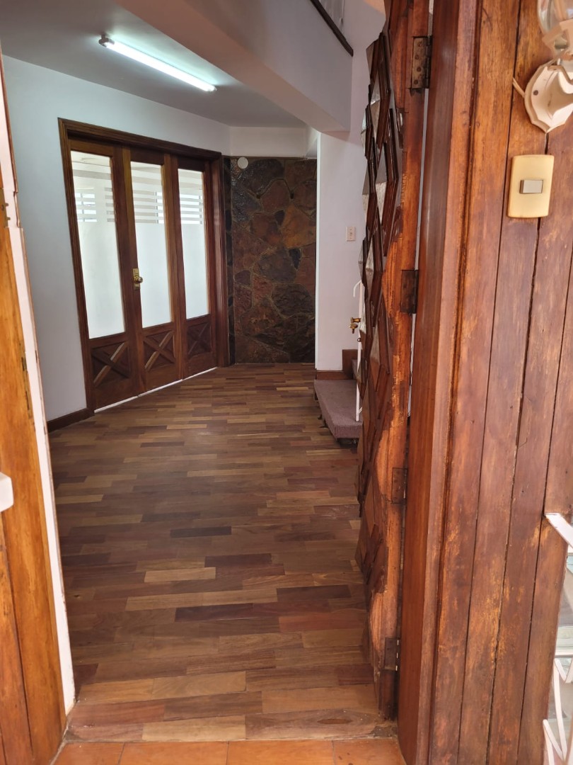 Casa en AlquilerSOPOCACHI -  CASA EN ALQUILER O VENTA -  PARA OFICINAS - 3 PLANTAS  21 dormitorios 5 baños 5 parqueos Foto 19