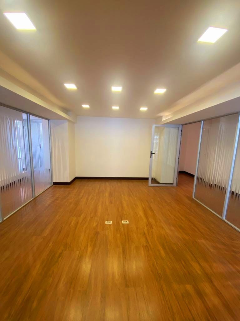 En Alquiler a $us 2,200 Foto 13