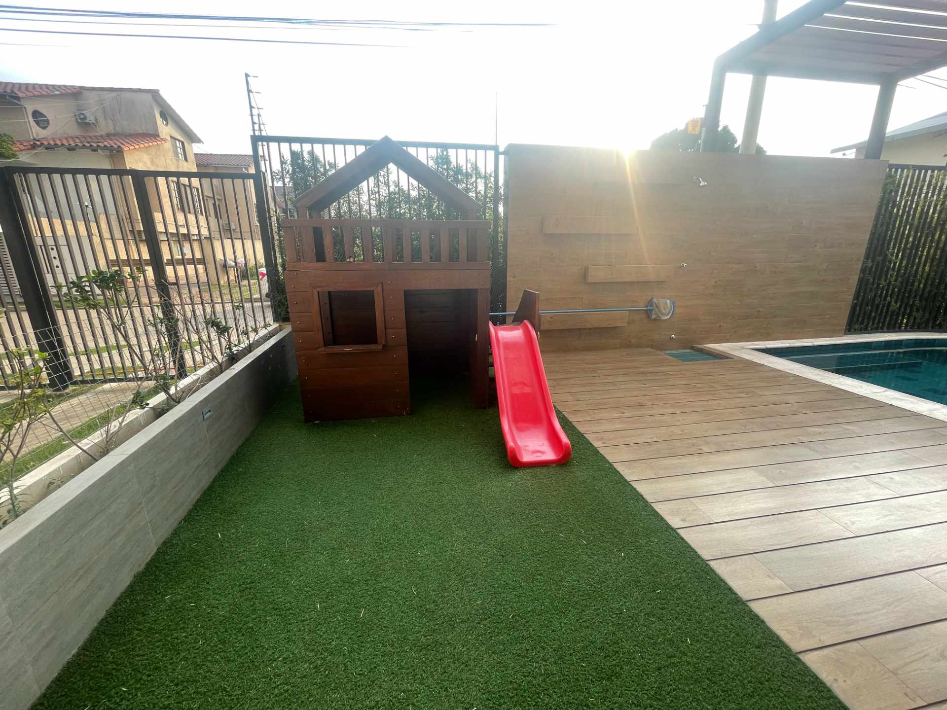 Departamento en Entre 2do y 3er anillo Este en Santa Cruz de la Sierra 3 dormitorios 3 baños 2 parqueos Foto 9