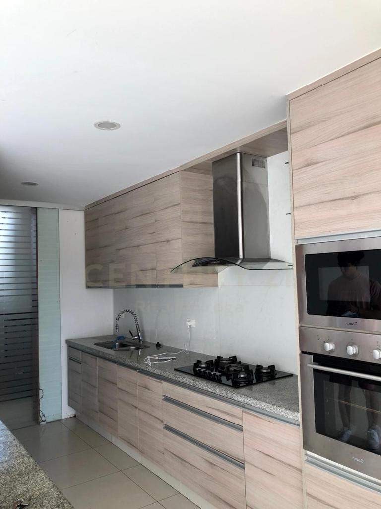 En Alquiler a $us 1,200 Foto 3