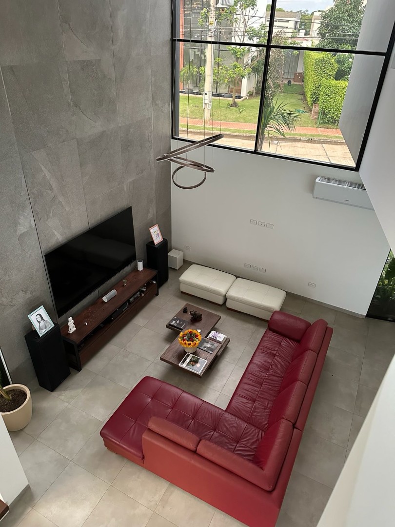 Casa en AlquilerZONA URUBO 
CONDOMINIO RIO SIERRA 
CASA DE LUJO EN ALQUILER !!!!! 4 dormitorios 8 baños 4 parqueos Foto 7