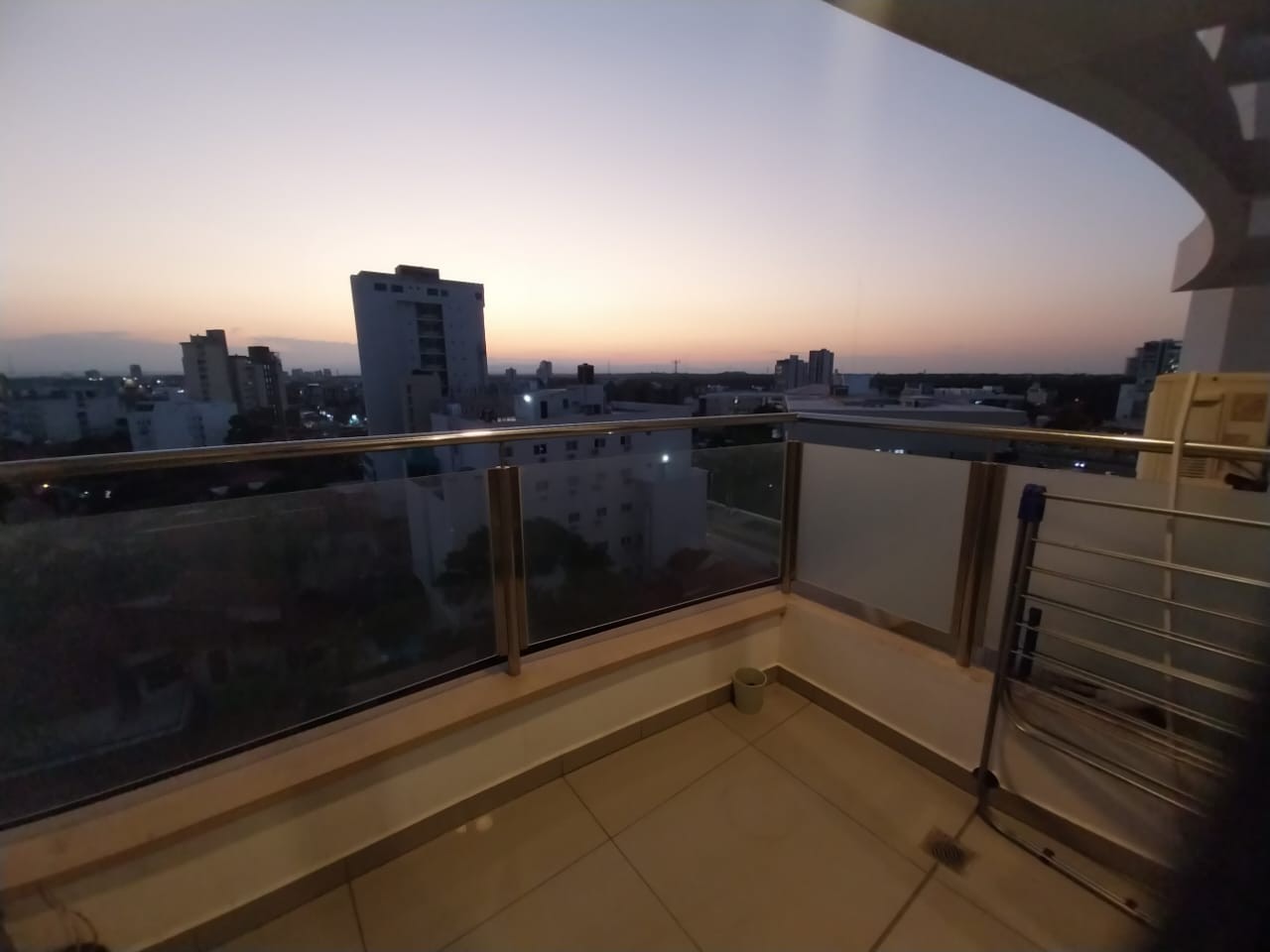 Departamento en AlquilerMacororo 12, equipetrol, frente Plaza Italia 1 dormitorios 1 baños 1 parqueos Foto 12