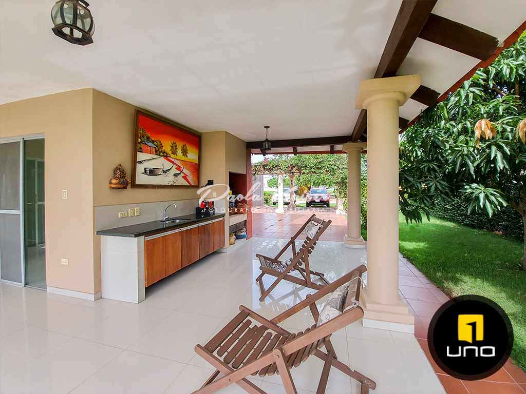 Casa en Urubó en Santa Cruz de la Sierra 4 dormitorios 4 baños 8 parqueos Foto 10