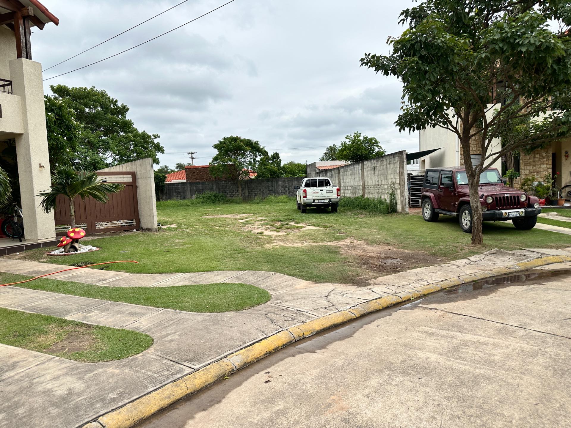 Terreno Condominio Versalles, zona norte km 8 entrando por Mainter.  Foto 16