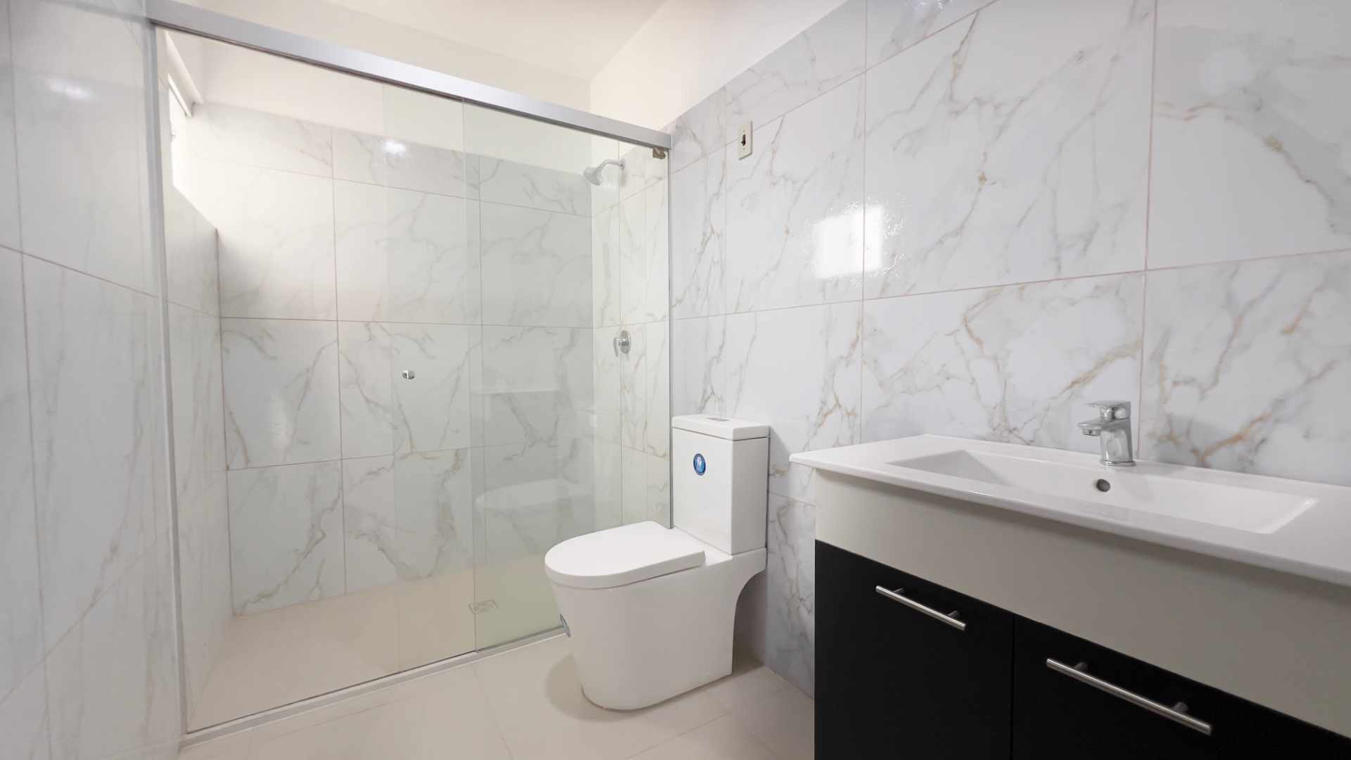 Casa en VentaCasa en venta Zona Av. Santos Dumont 3 dormitorios 3 baños 2 parqueos Foto 11