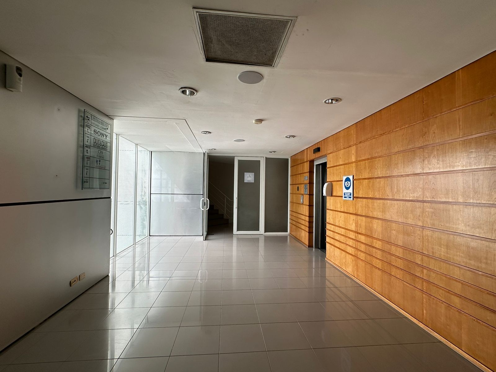 Oficina EDIFICIO EMPRESARIAL TACUARAL OFICNA EN VENTA  Foto 4