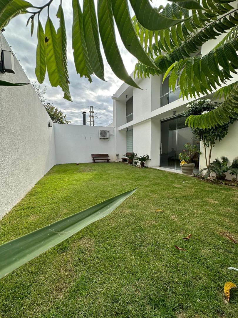 Casa en VentaCond. Villa de las Mercedes, 5 to anillo Av. Radial 27 Foto 3