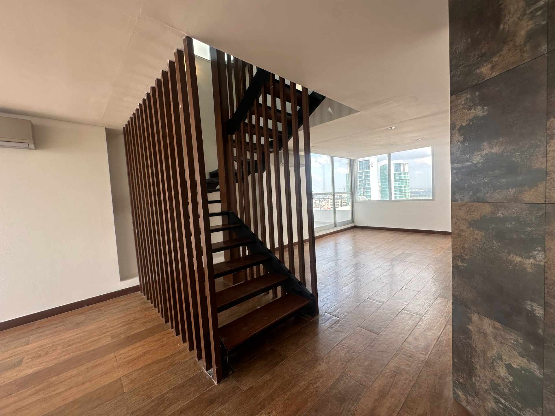 Oficina en Equipetrol en Santa Cruz de la Sierra 10 dormitorios 3 baños 2 parqueos Foto 10