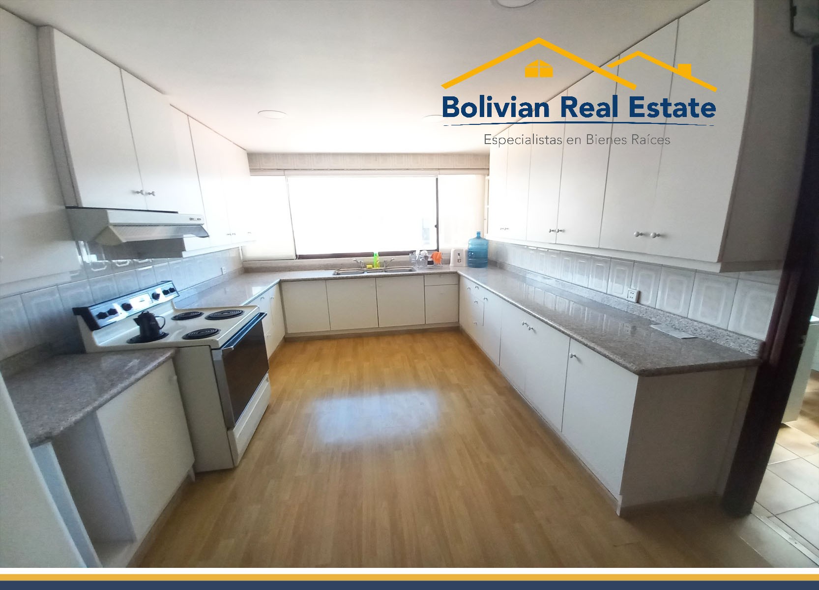 Departamento En venta espectacular Penthouse Dúplex con terraza privada en Calacoto Foto 10