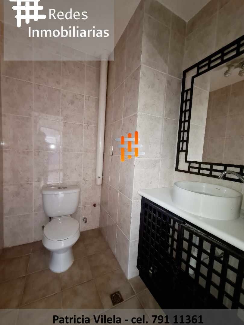 Departamento en AlquilerEN ALQUILER PRECIOSO PENT HOUSE ENTRADA  AUQUISAMAÑA  3 dormitorios 4 baños 2 parqueos Foto 15