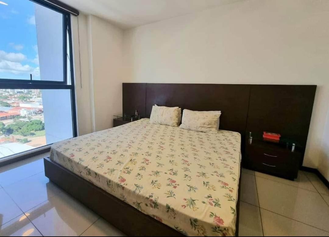 Departamento en Entre 2do y 3er anillo Norte en Santa Cruz de la Sierra 4 dormitorios 3 baños 1 parqueos Foto 13