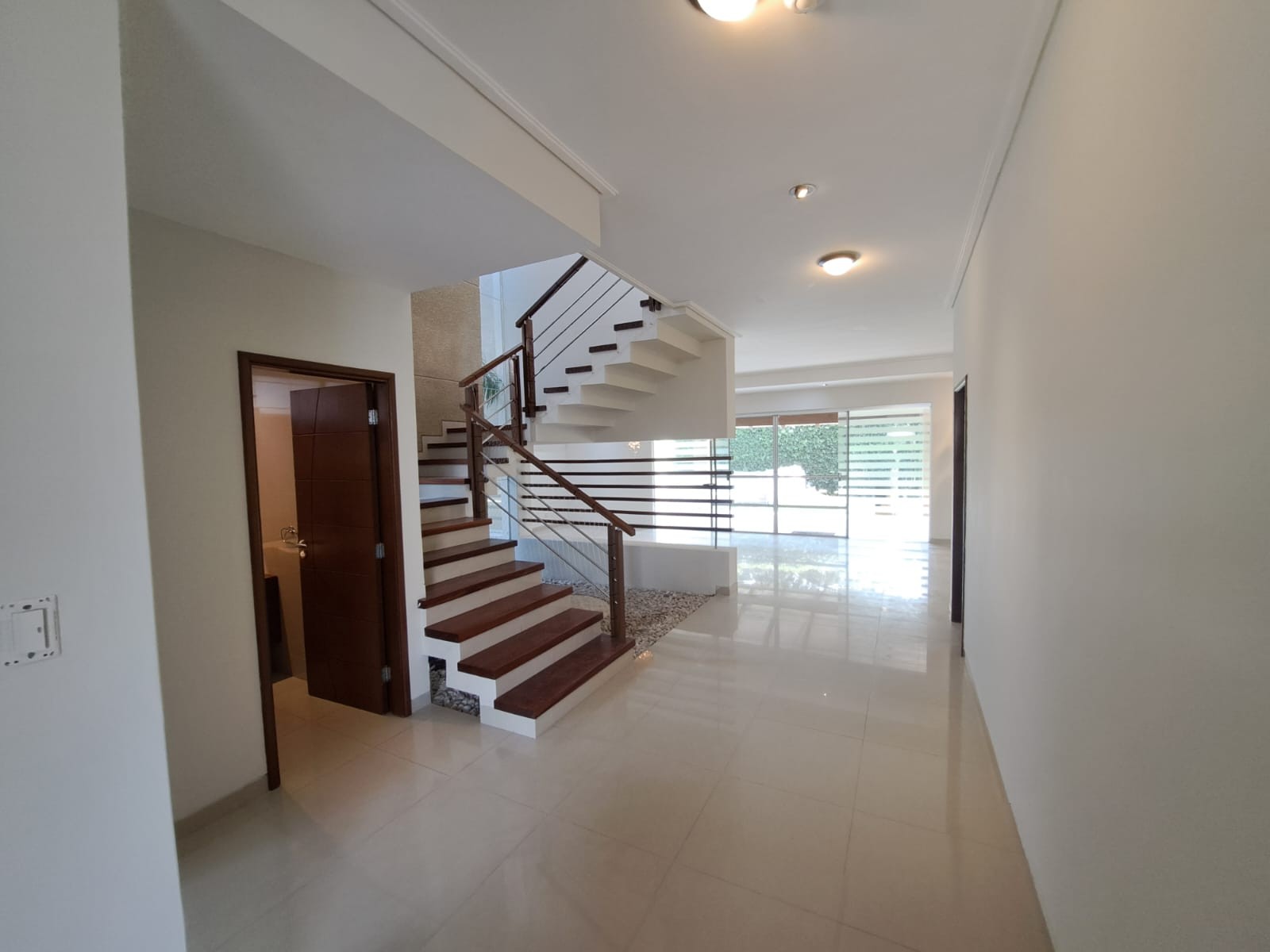 Casa en Urubó en Santa Cruz de la Sierra 4 dormitorios 4 baños 2 parqueos Foto 15
