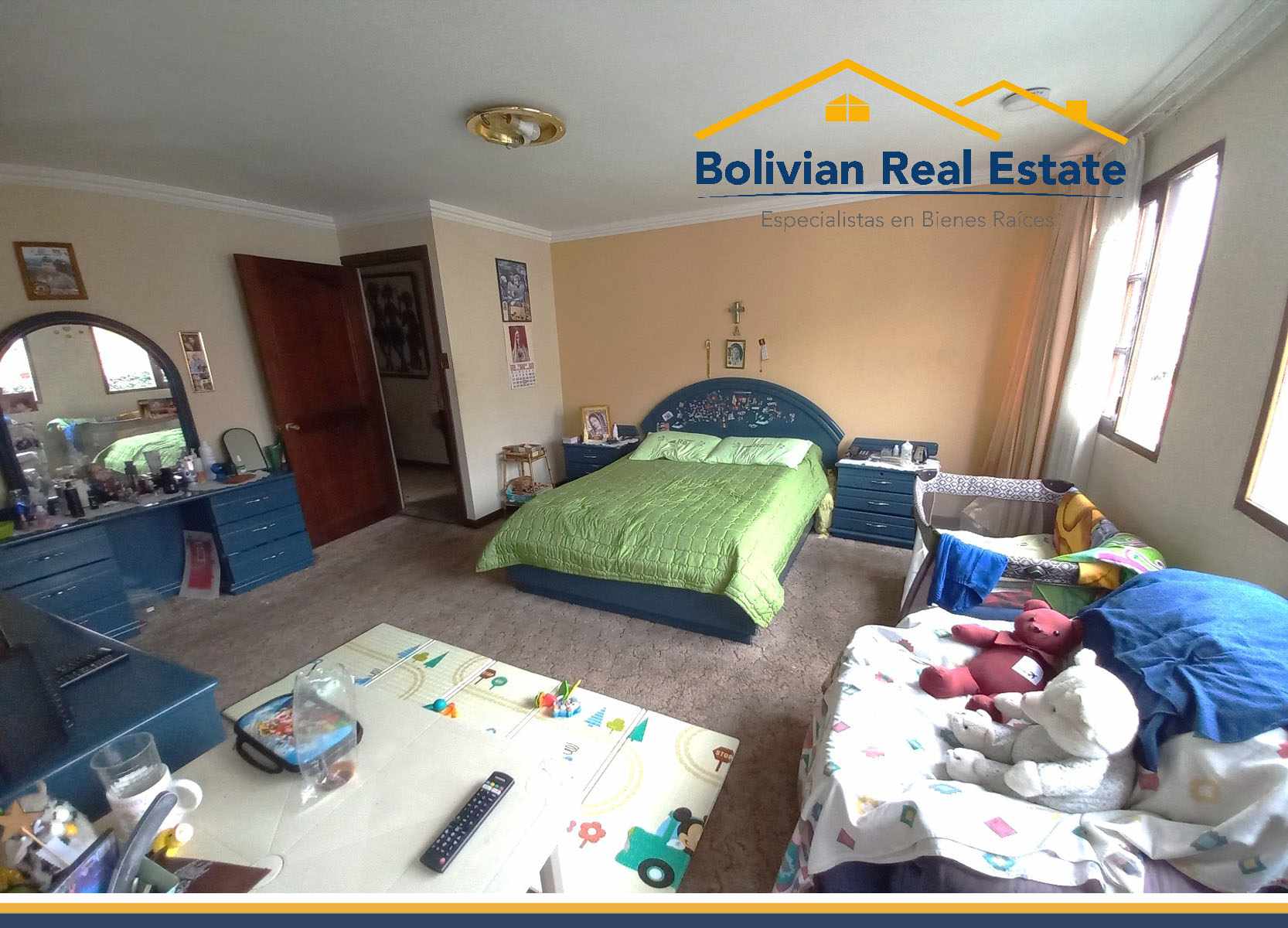 Casa en VentaEN EXCELENTE UBICACIÓN, COMODA CASA EN VENTA EN ACHUMANI 4 dormitorios 4 baños 2 parqueos Foto 5