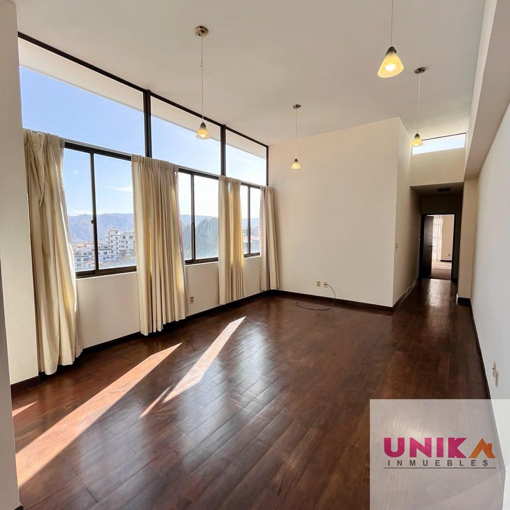 En Alquiler a $us 1,200 Foto 5