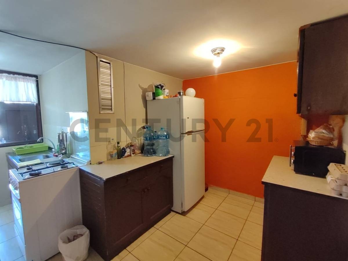 Departamento en San Jorge en La Paz 2 dormitorios 3 baños 1 parqueos Foto 4