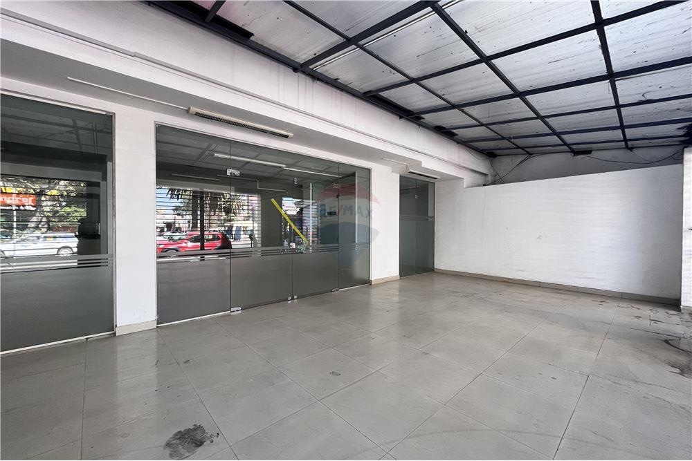 Local comercial en AlquilerAv Ballivian 