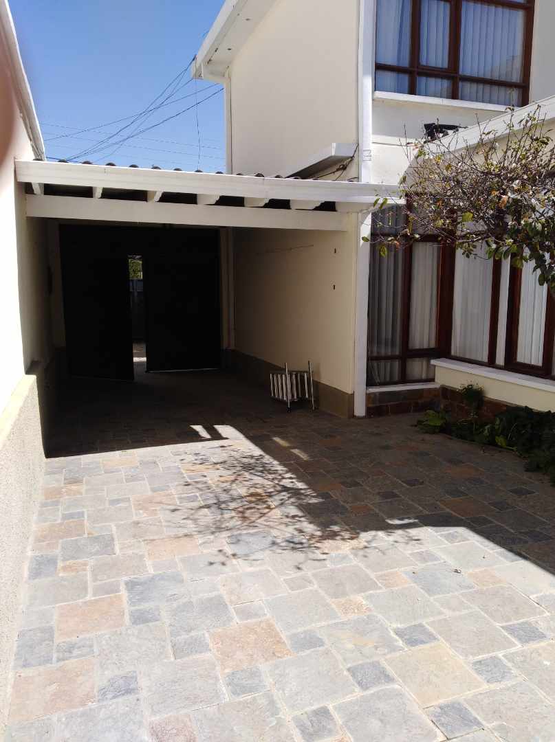 Casa en AlquilerCALACOTO calle 16 a 1/2 cuadra de la Av. Julio C. Patiño.  Foto 33