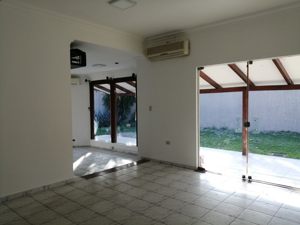 Casa 📍 Ubicación: Av. Banzer, entre 3er y 4to Anillo Norte Foto 5