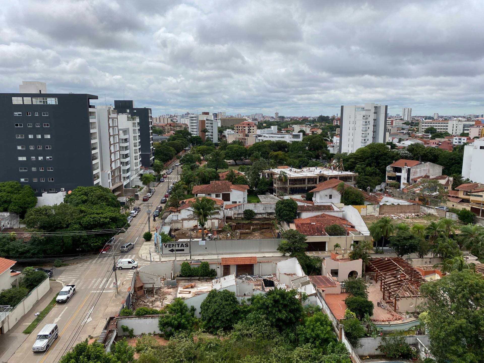 Departamento en VentaEdificio Madero Residence , Calle 6 Oeste esq. Enrique Finot  , Equipetrol  Foto 3