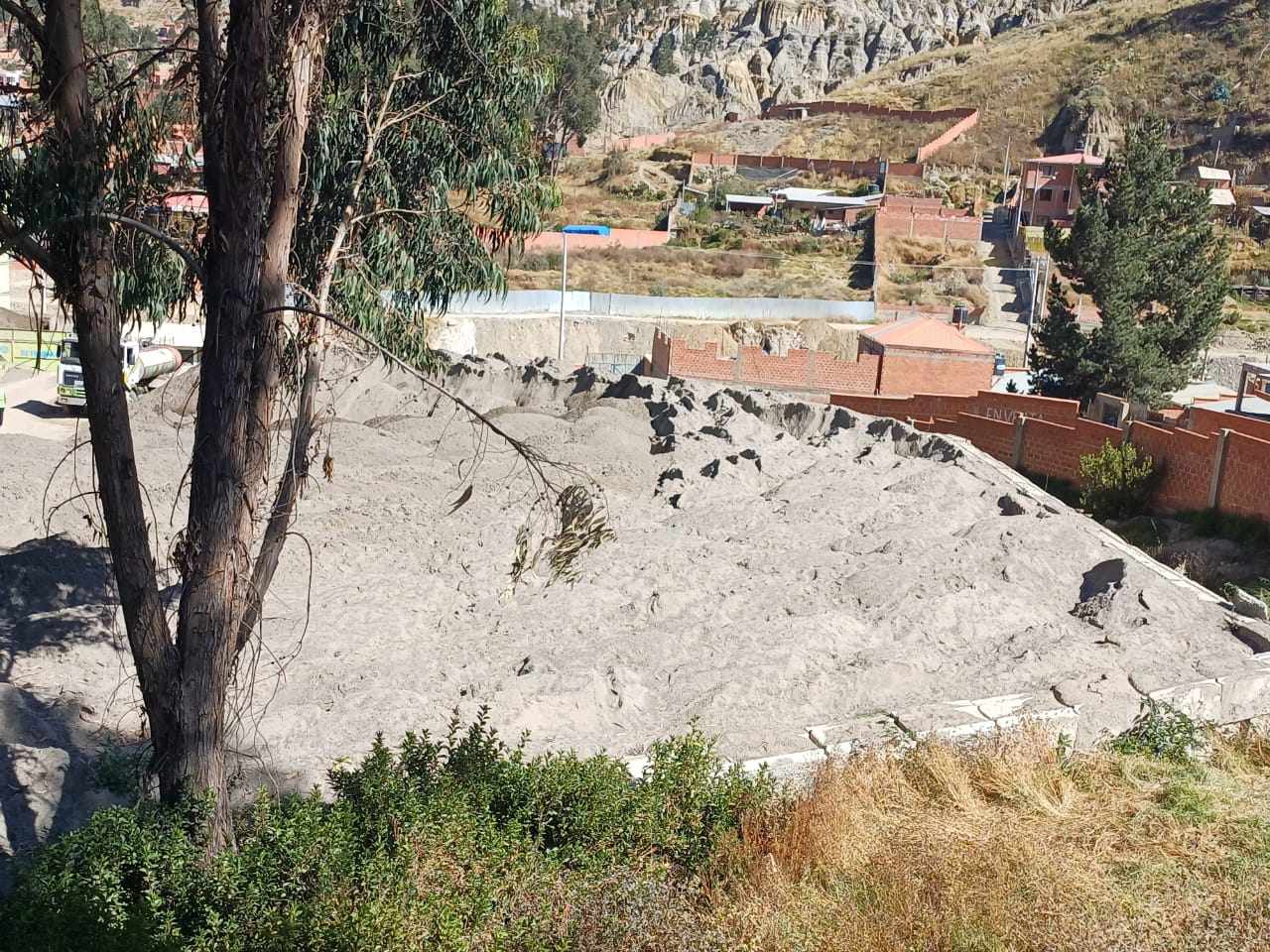 Terreno en Irpavi en La Paz    Foto 1