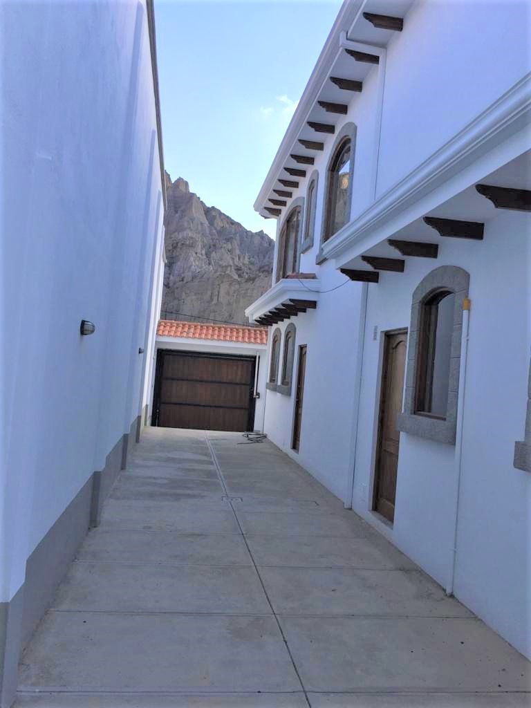 Casa en Auquisamaña en La Paz 4 dormitorios 6 baños 4 parqueos Foto 19