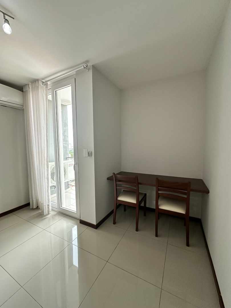 Departamento en Alquiler[CONDOMINIO MACORORO 9| EQUIPETROL] ALQUILER SIN MUEBLES: DEPARTAMENTO 1 DORMITORIO CON BALCON Y PARQUEO TECHADO 1 dormitorios 1 baños 1 parqueos Foto 5