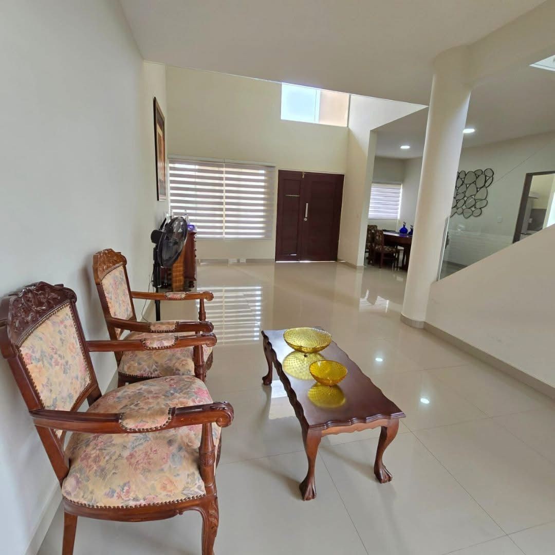 Casa en VentaAv. Banzer km 8.5, cerca del Colegio Cambridge – Cond. Valle Norte 3 dormitorios 4 baños 2 parqueos Foto 12