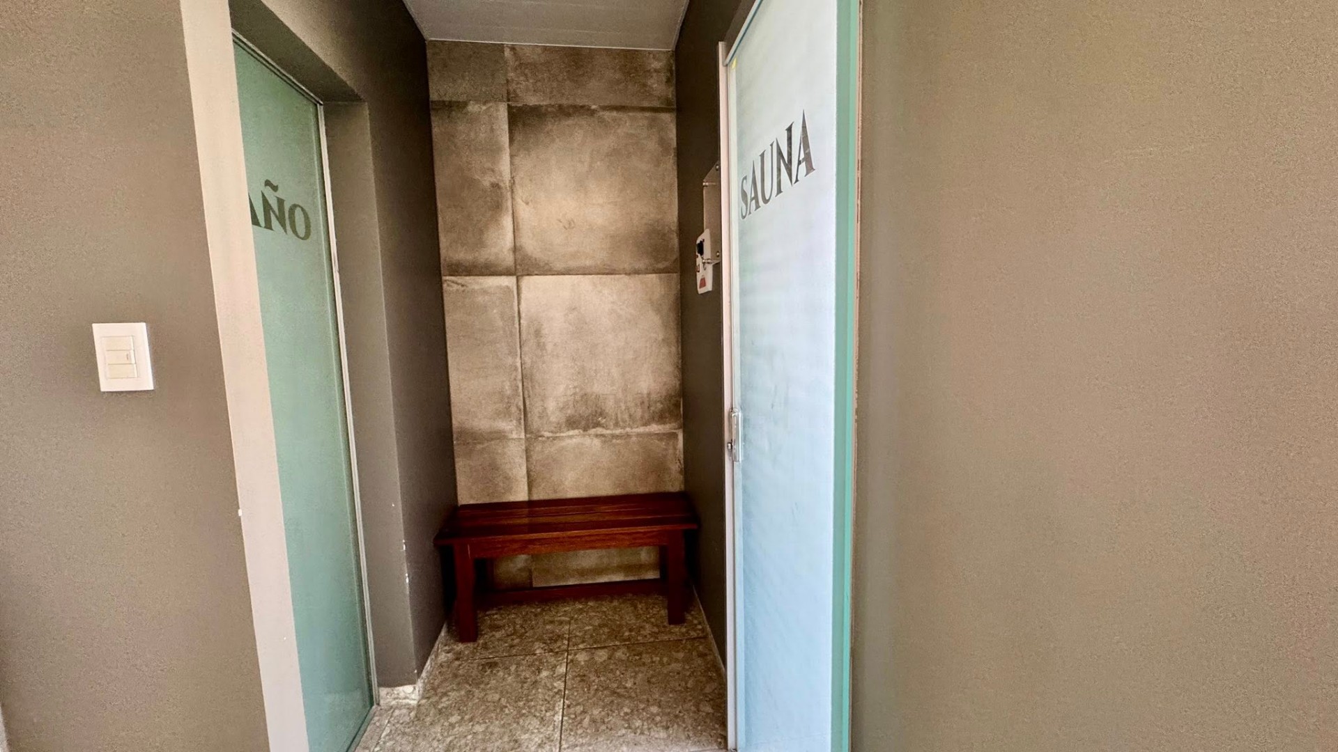 Departamento en Entre 2do y 3er anillo Norte en Santa Cruz de la Sierra 3 dormitorios 3 baños 3 parqueos Foto 15