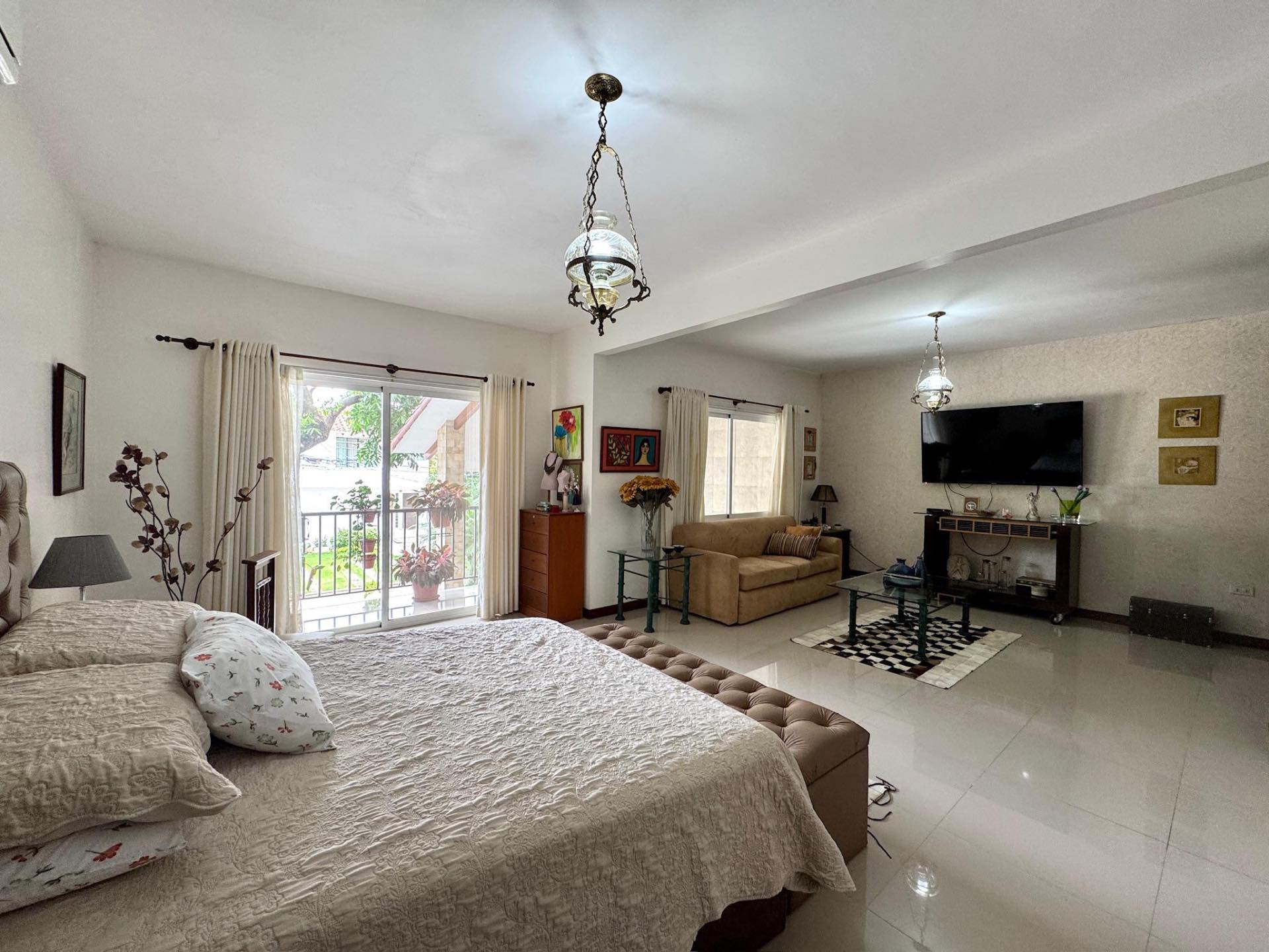 Casa en Entre 4to y 5to anillo Oeste en Santa Cruz de la Sierra 3 dormitorios 4 baños 3 parqueos Foto 14