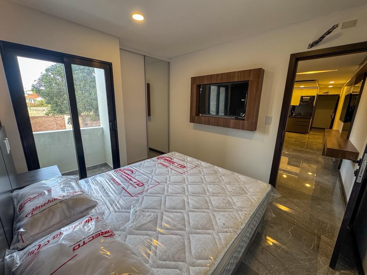 Departamento en Entre 4to y 5to anillo Norte en Santa Cruz de la Sierra 1 dormitorios 1 baños  Foto 12