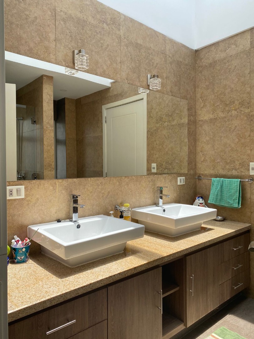 Casa en VentaBELLA CASA EN VENTA  4 dormitorios 3 baños 3 parqueos Foto 17