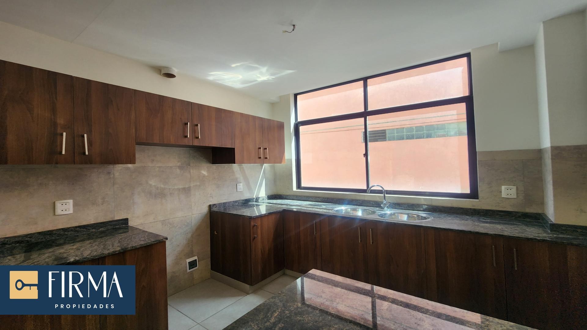 Departamento en VentaDEPARTAMENTO EN VENTA CON BALCON EN URBANIZACION PRIVADA FRANCIA, ACHUMANI Foto 9