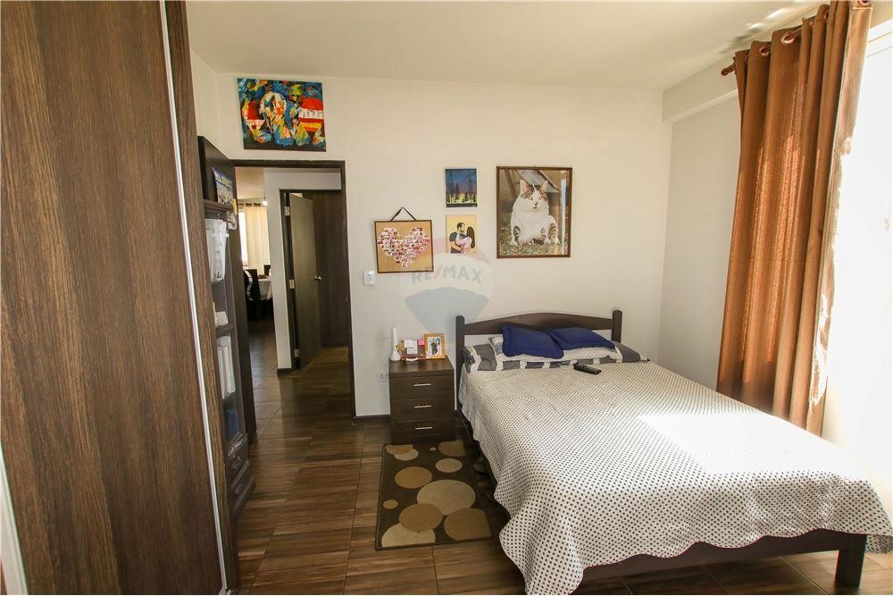 Departamento en Venta1C Calle Ciruelos - esquina Av. Pando - Norte - Cochabamba, Cercado 3 dormitorios 2 baños 1 parqueos Foto 9