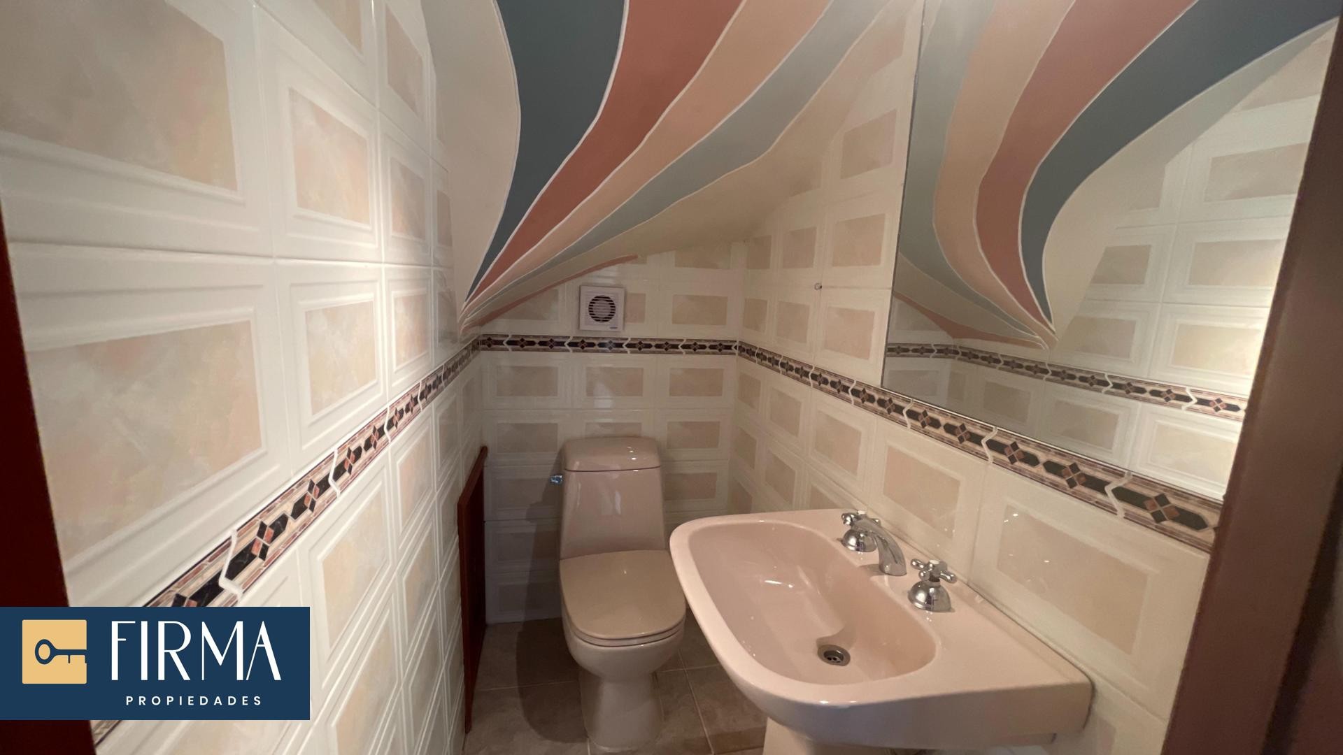 Departamento en VentaDEPARTAMENTO DUPLEX EN VENTA EN ACHUMANI BAJO CALLE 11 CON TERRAZA PRIVADA 3 dormitorios 4 baños 1 parqueos Foto 5