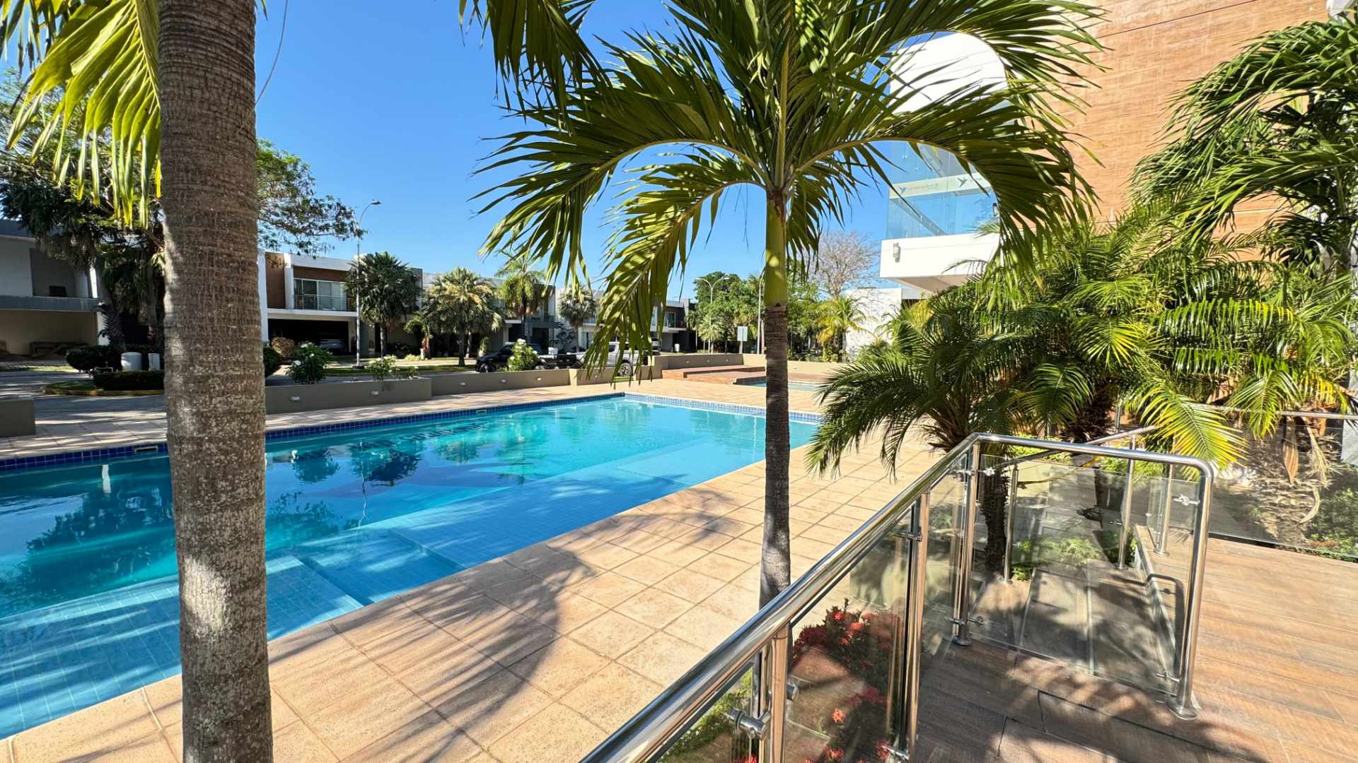 Departamento en Entre 8vo y 9no anillo Norte en Santa Cruz de la Sierra 4 dormitorios 4 baños 2 parqueos Foto 23