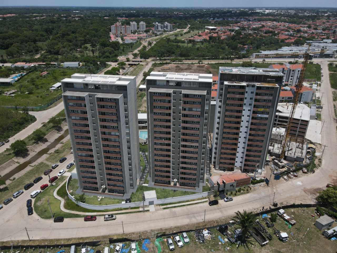 Departamento en Entre 7mo y 8vo anillo Norte en Santa Cruz de la Sierra 3 dormitorios 2 baños 1 parqueos Foto 28