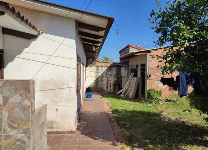 Casa en Entre 9no y 10mo anillo Este en Santa Cruz de la Sierra 7 dormitorios 2 baños 1 parqueos Foto 2