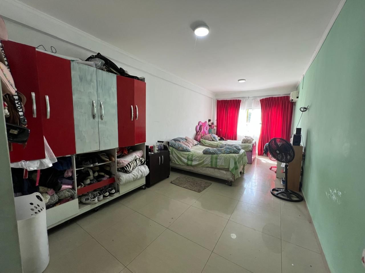 Casa en Entre 5to y 6to anillo Norte en Santa Cruz de la Sierra 4 dormitorios 4 baños 2 parqueos Foto 10