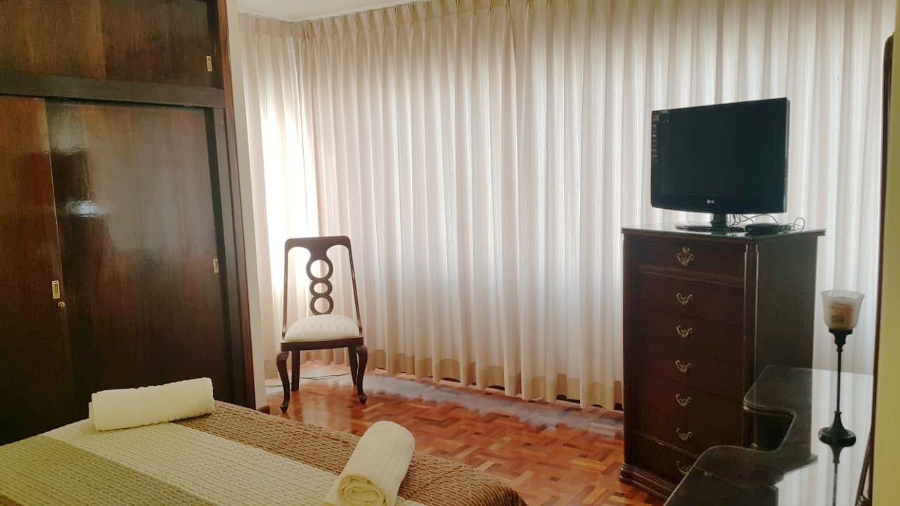 Departamento Sopocachi, Av. Arce excelente ubicación  Foto 10