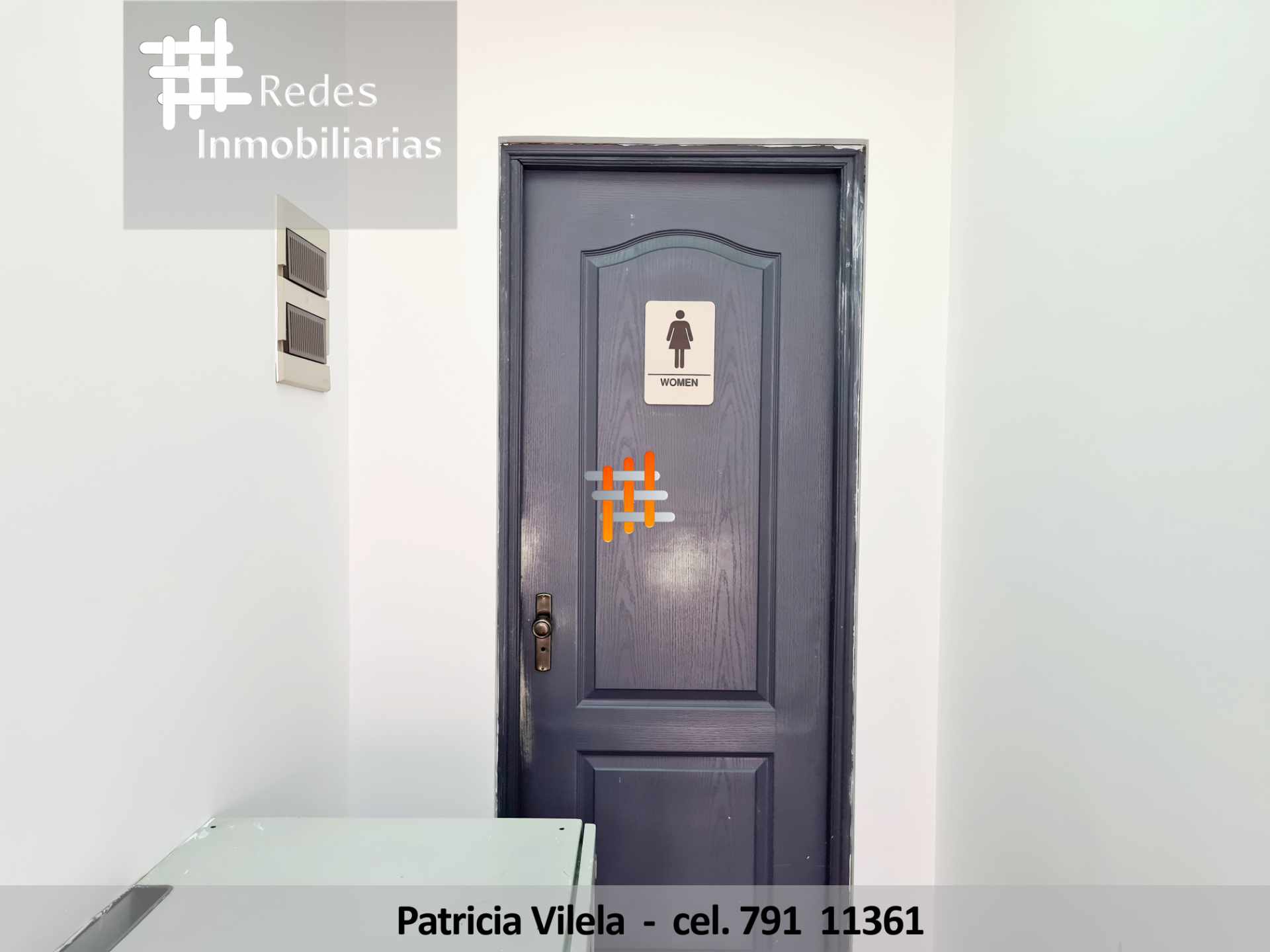 Oficina en VentaOFICINA EN VENTA EN CALACOTO EN EDIFICIO EMPRESARIAL - DIVISIONES DE VIDRIO TEMPLADO 5 dormitorios 2 baños 2 parqueos Foto 18