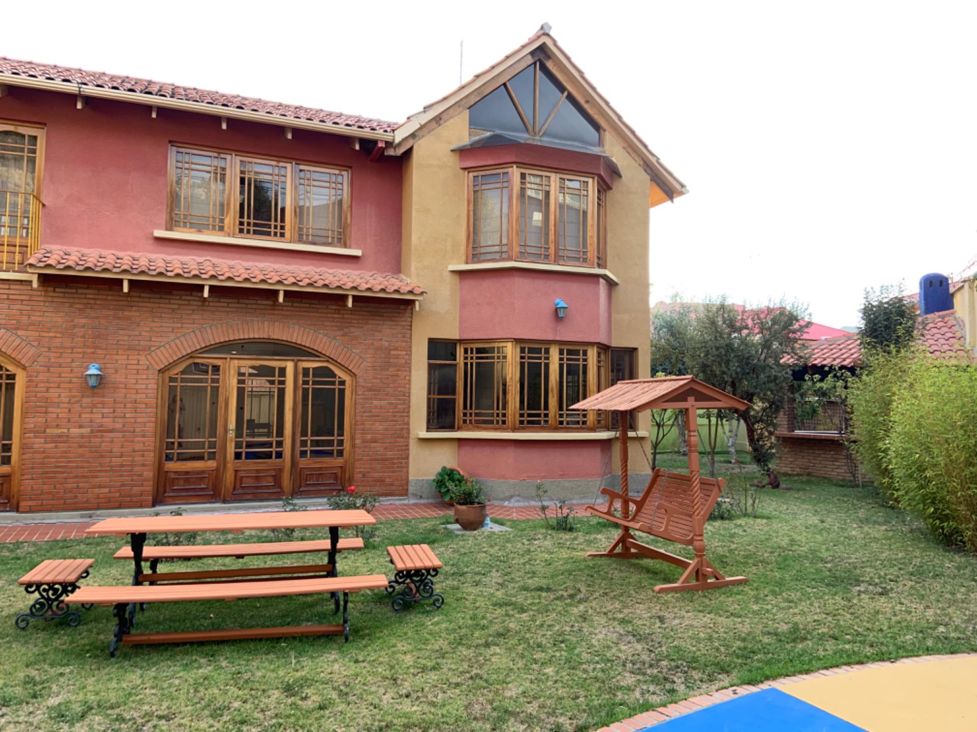 Casa en Mallasilla en La Paz 4 dormitorios 4 baños 3 parqueos Foto 5