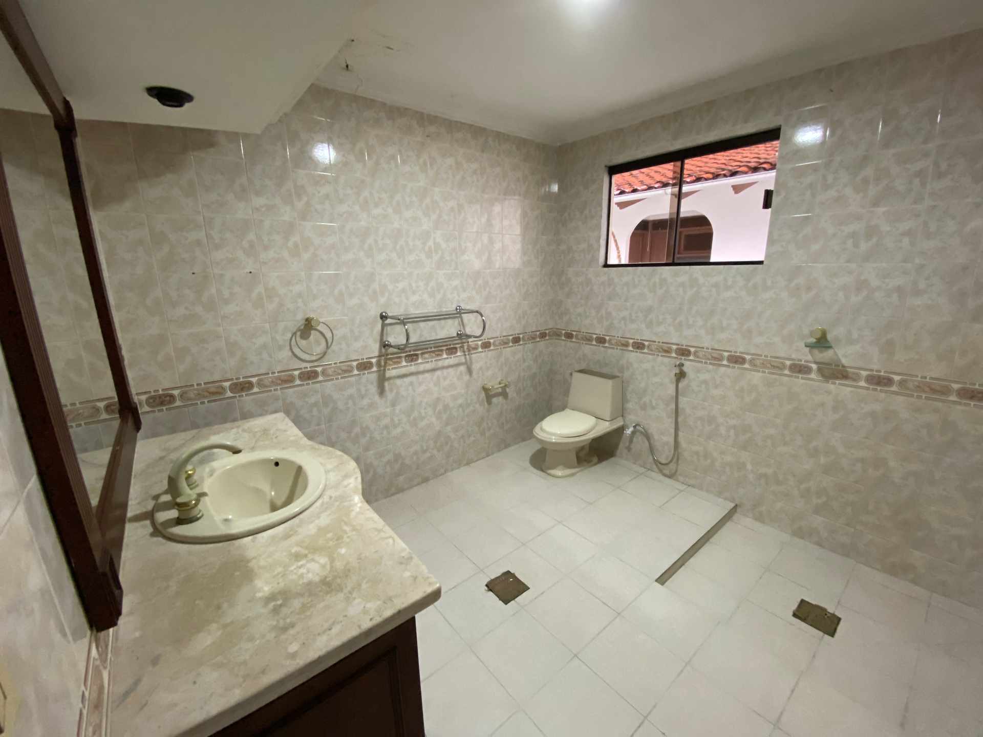Casa en VentaBarrio Urbarí, calle Chiturí 4 dormitorios 3 baños 2 parqueos Foto 11