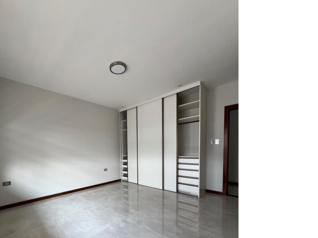 Casa en AlquilerCONDOMINIO EXCLUSIVO ZONA URUBO CERCA AL PUENTE 3 dormitorios 5 baños 4 parqueos Foto 11