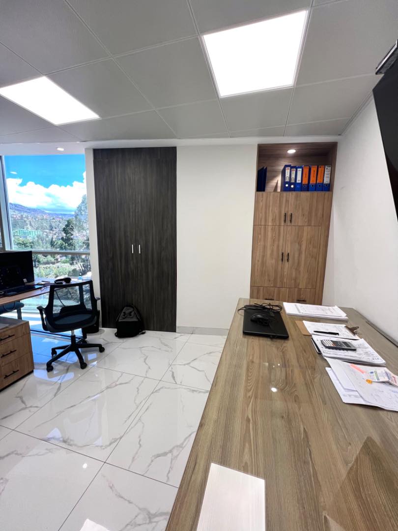 Oficina en Calacoto en La Paz 2 dormitorios 2 baños  Foto 5