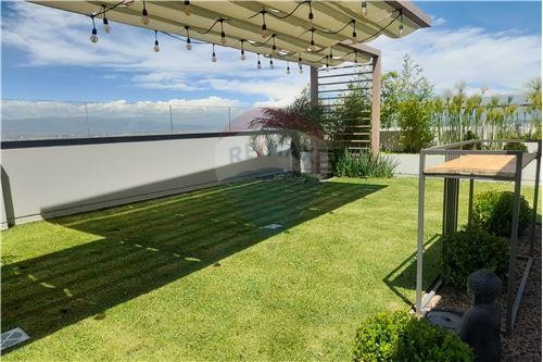 Departamento en Aranjuez en Cochabamba 3 dormitorios 4 baños 1 parqueos Foto 13