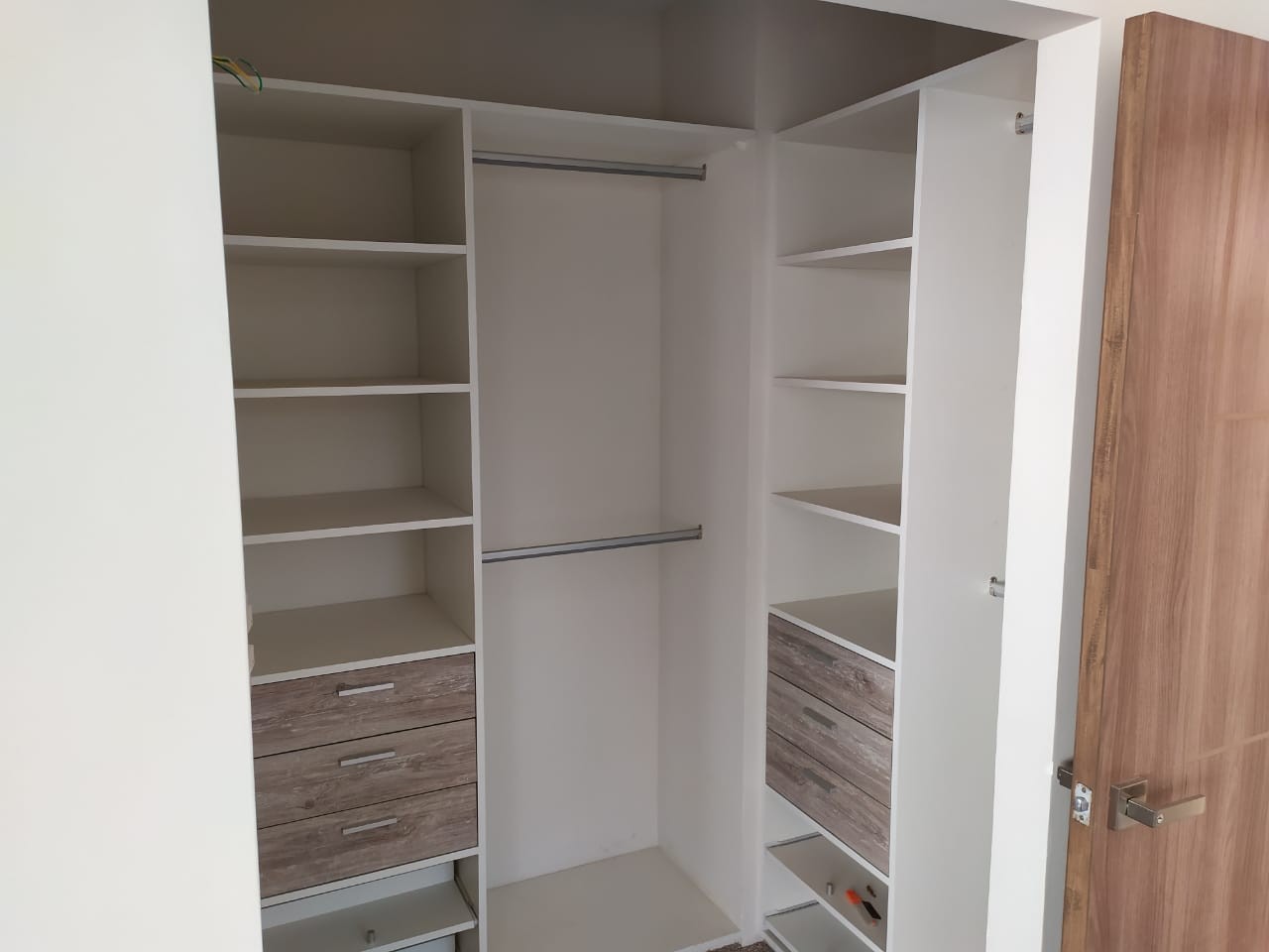 Casa en Achumani en La Paz 3 dormitorios 4 baños 2 parqueos Foto 14