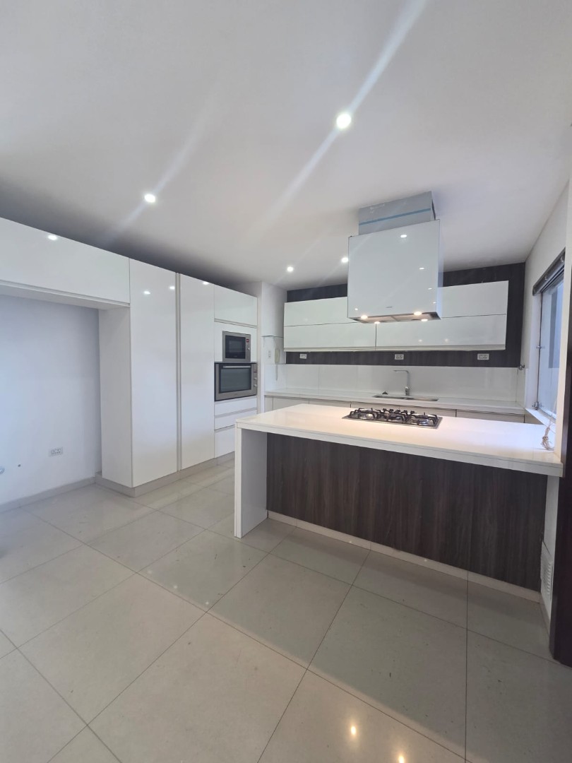 Departamento en AlquilerEquipetrol, zona Norte,Departamento de lujo en Alquiler  Foto 5